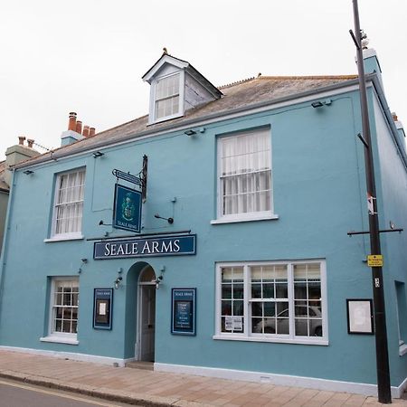 Отель The Seale Arms Дартмаут Экстерьер фото