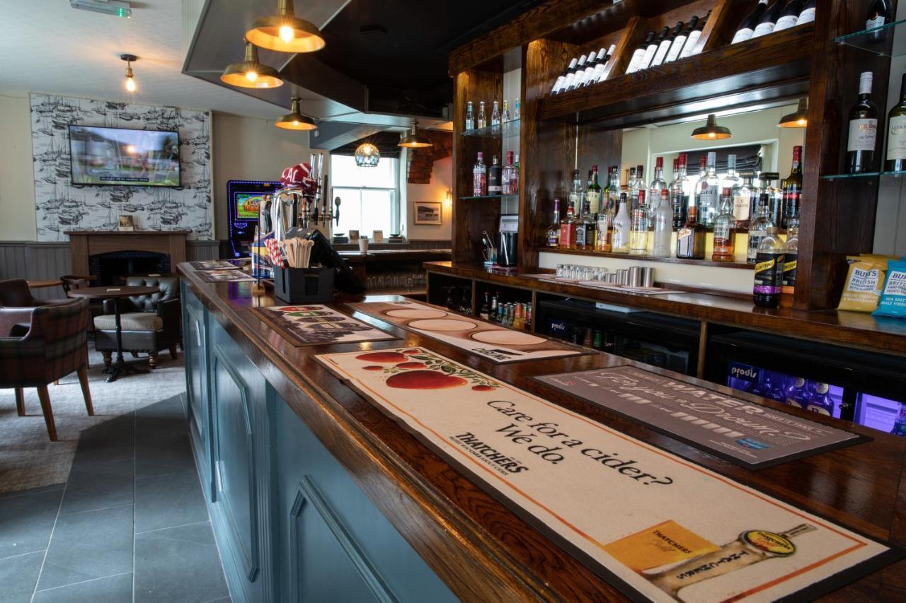 Отель The Seale Arms Дартмаут Экстерьер фото